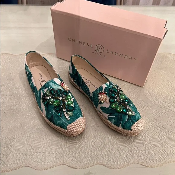 Beautiful green espadrilles. - Picture 4 of 4